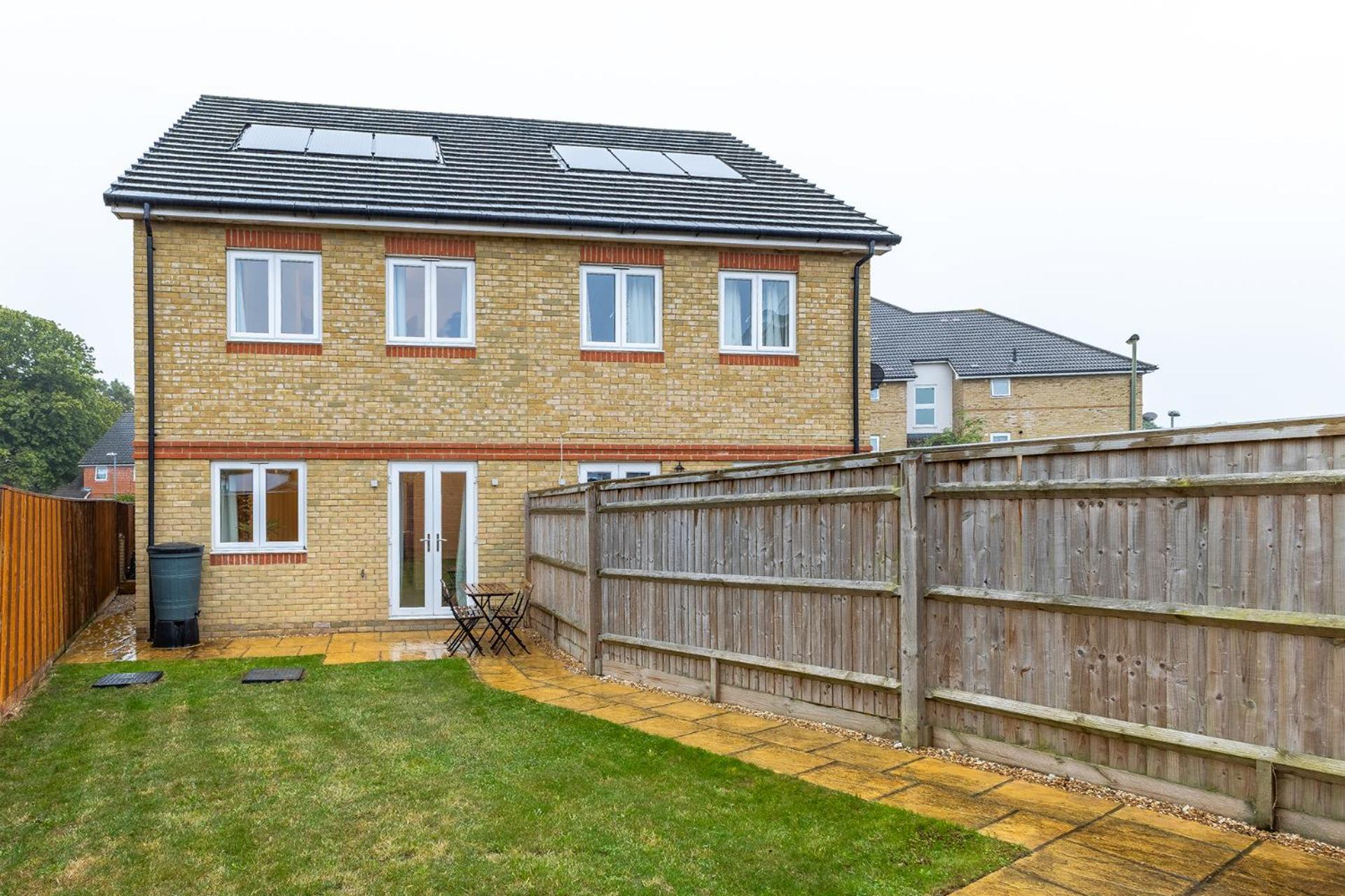 Heathrow House With Parking - Sleeps 5 Near M25, Virginia Water, Thorpe Park & Legoland Villa Stanwell Exterior photo